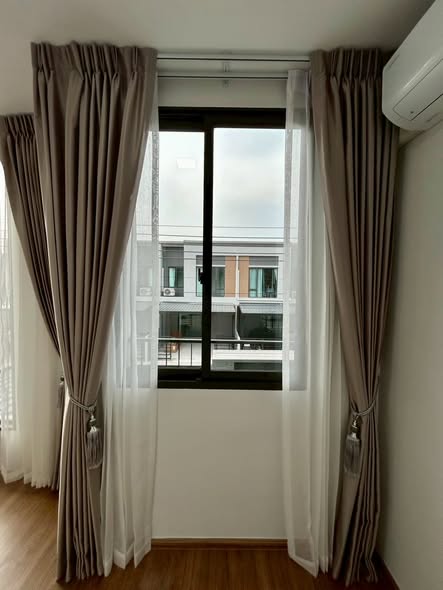 bedroom and room interior of Pleno Sukhumvit-Bangna 2