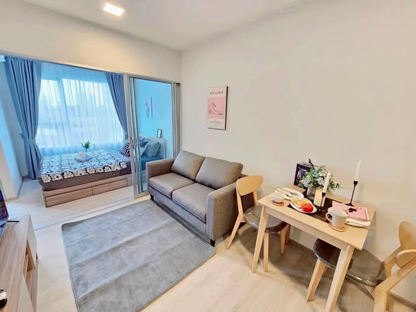 bedroom and living room of Plum Condo Sukhumvit 62