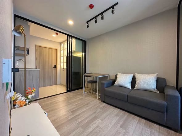 living room and room interior of Plum Condo Sukhumvit 97.1