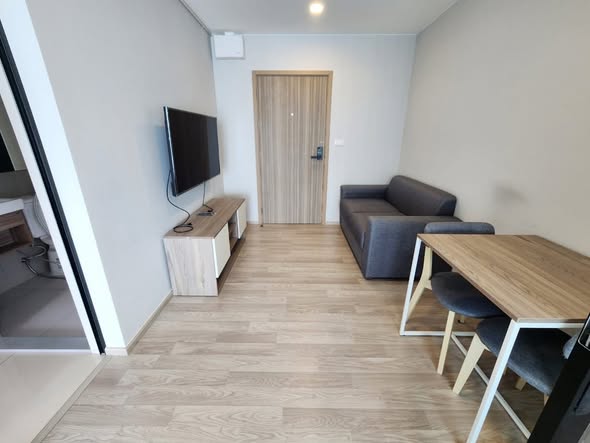 room interior of Plum Condo Sukhumvit 97.1