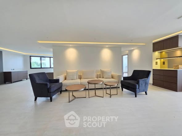 room interior of President Park