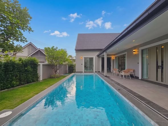 pool of PX Pool Villa Pattaya