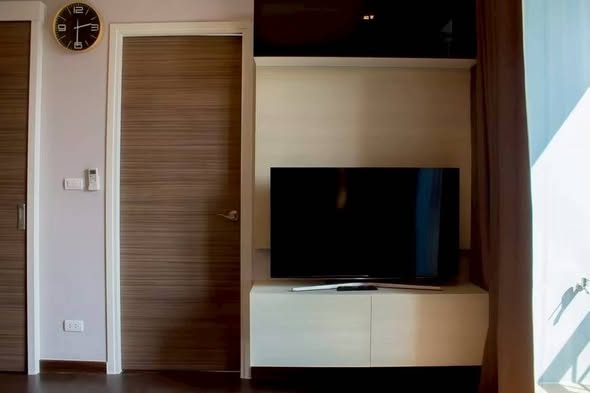 bedroom and room interior of Q Asoke
