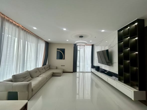 bedroom and living room of Q1 Sukhumvit Condo by Q House