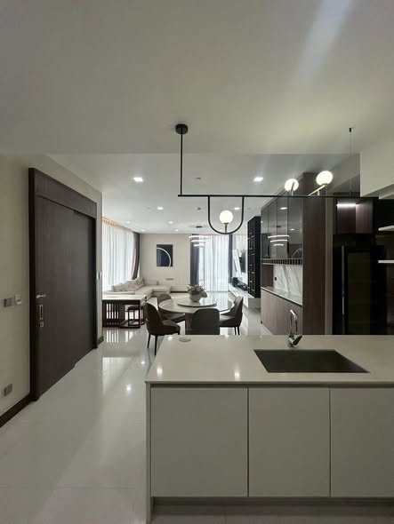 kitchen of Q1 Sukhumvit Condo by Q House