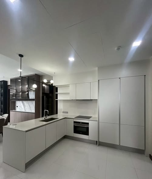 kitchen of Q1 Sukhumvit Condo by Q House