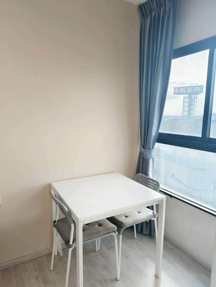 room interior of Quinn Ratchada 17