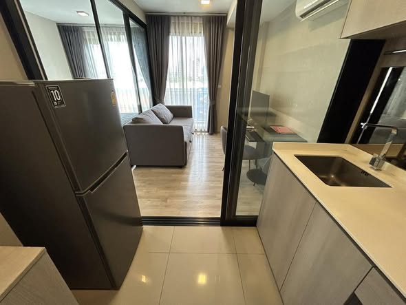 bedroom and room interior of Quintara Arte Sukhumvit 52