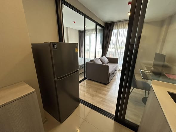 bedroom and room interior of Quintara Arte Sukhumvit 52
