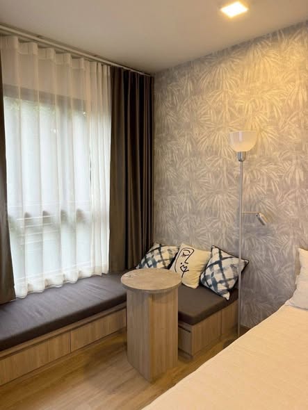 bedroom and bathroom of QUINTARA MHy’ZEN PHROM PHONG (ควินทารา มาย’เซน พร้อมพงษ์)