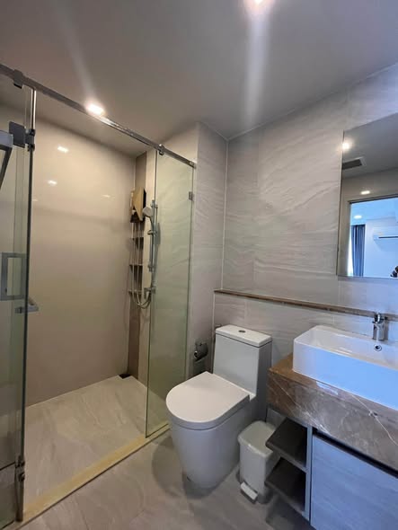 bathroom of Quintara Treehaus Sukhumvit 42
