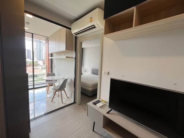 bedroom of Quintara Treehaus Sukhumvit 42