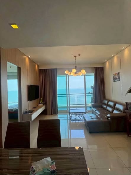 Reflection Jomtien Beach Pattaya