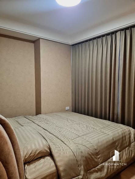 bedroom of Regal Condo Sathon – Naradhiwas