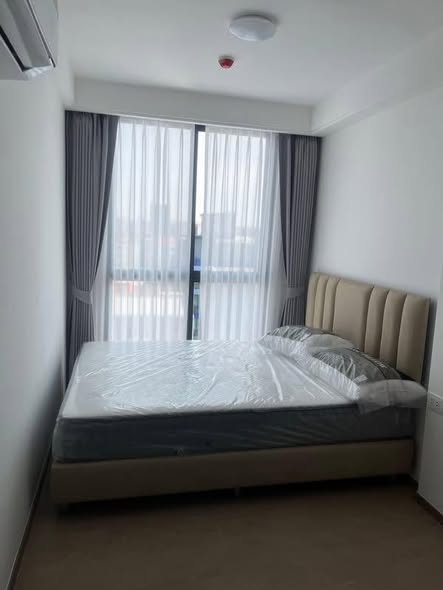 bedroom of Regal Srinakarin 40