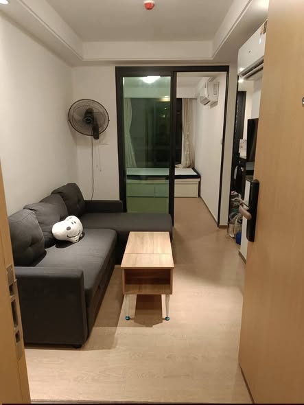 living room and room interior of Regal Srinakarin 40