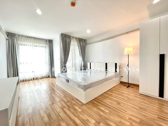 bedroom of Regent Home 15 Building A