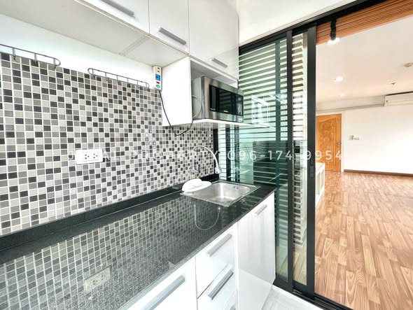room interior and kitchen of Regent Home 15 Building A