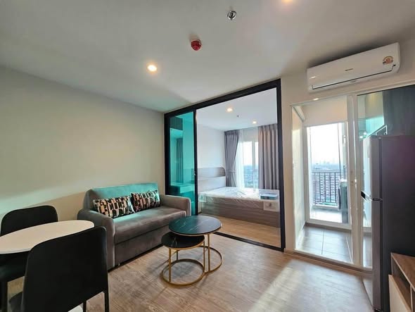 bedroom and living room of Regent Home Bangna (รีเจ้นท์โฮม บางนา)