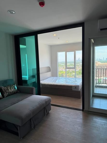 bedroom and room interior of Regent Home Bangna (รีเจ้นท์โฮม บางนา)