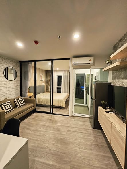 bedroom and room interior of Regent Home Bangna (รีเจ้นท์โฮม บางนา)