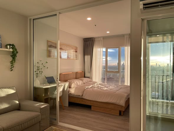 bedroom and room interior of Regent Home Bangna (รีเจ้นท์โฮม บางนา)