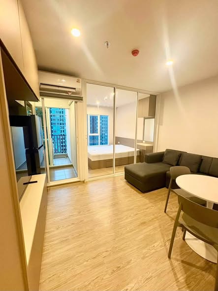 room interior of Regent Home Bangna (รีเจ้นท์โฮม บางนา)