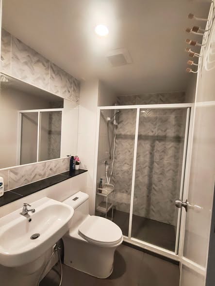 room interior and bathroom of Regent Home Bangna (รีเจ้นท์โฮม บางนา)