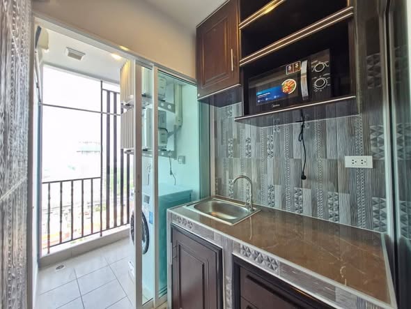 room interior and kitchen of Regent Home Bangna (รีเจ้นท์โฮม บางนา)