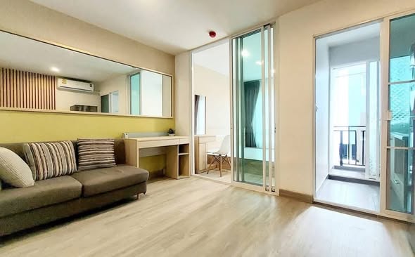 living room and room interior of Regent Home Sukhumvit 81