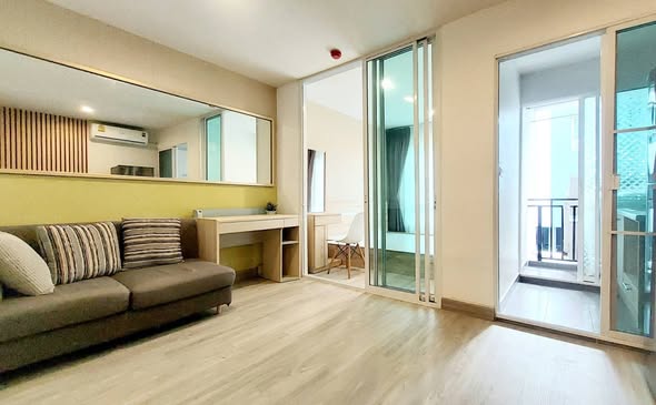 living room and room interior of Regent Home Sukhumvit 81