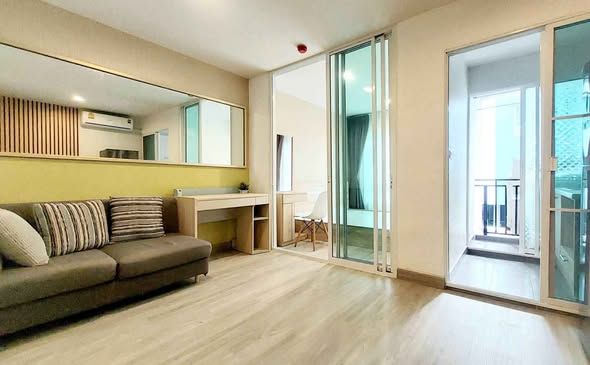 living room and room interior of Regent Home Sukhumvit 81