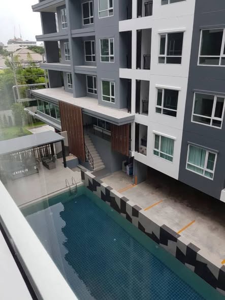 pool of Regent Home Sukhumvit 81