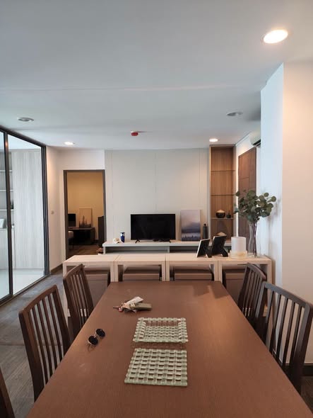 living room and room interior of Rende Sukhumvit 23