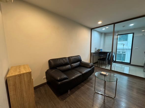 living room and room interior of Rende Sukhumvit 23