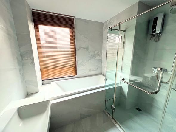 room interior and bathroom of RHYTHM Ekkamai