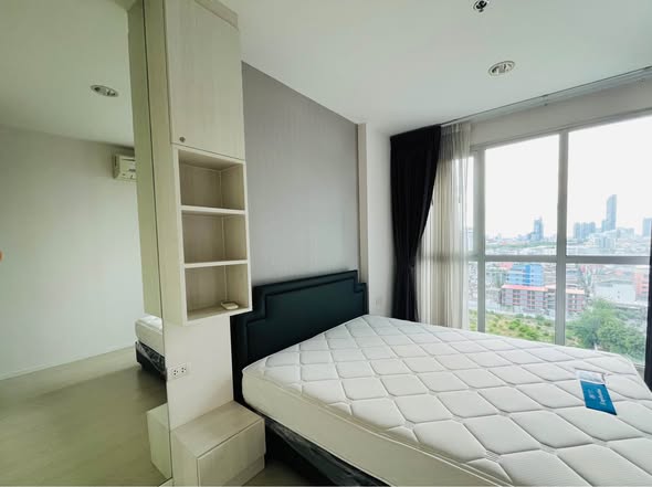 bedroom of Rhythm Sathon-Naradhiwas