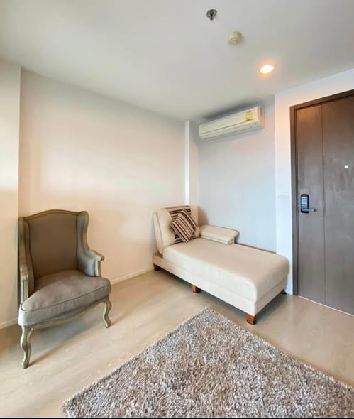 bedroom and living room of Rhythm Sathon-Naradhiwas