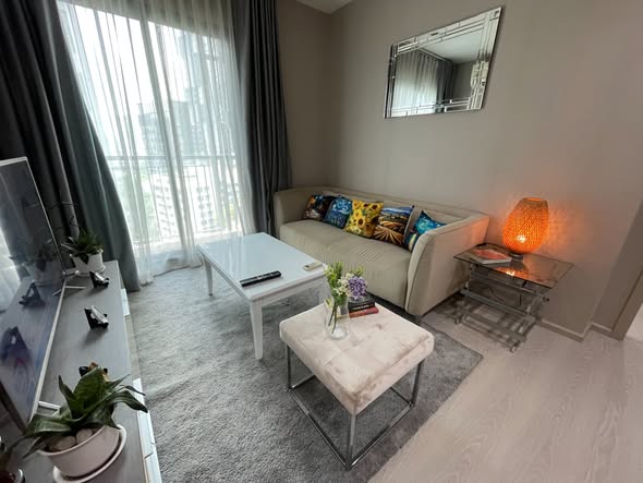 living room and bedroom of Rhythm Sukhumvit 36-38
