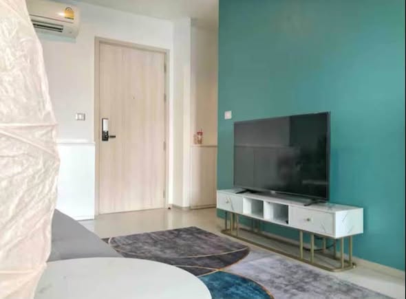 bedroom and living room of Rhythm Sukhumvit 42