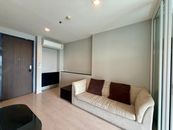 bedroom and living room and room interior of RHYTHM Sukhumvit 44/1