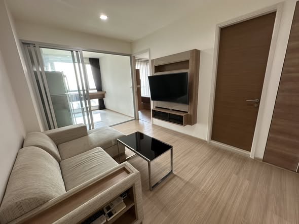 bedroom and room interior of Rhythm Sukhumvit 50