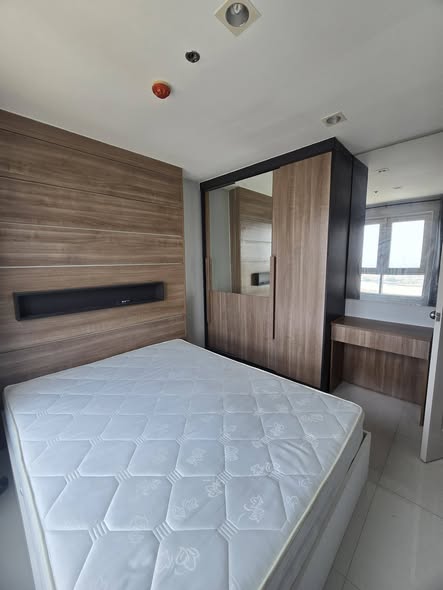 bedroom of Rich Park Chao Phraya