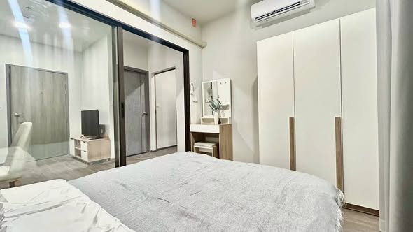 bedroom and room interior of Rich Point @BTS Wutthakat