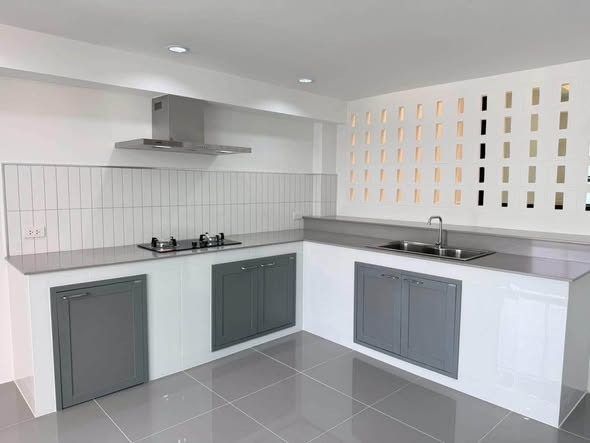 kitchen of Royce Private Residences