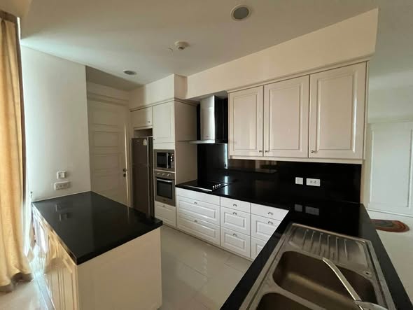 kitchen of Royce Private Residences