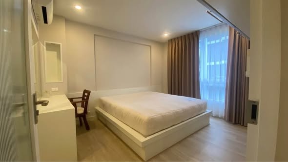 bedroom of Sathon Plus On The Pond