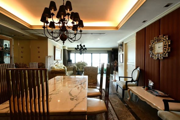 living room of Sathorn Gardens