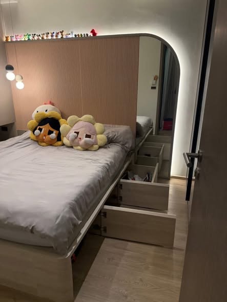 bedroom of Savvi Phahol 2 (แซฟวี่ พหล 2)