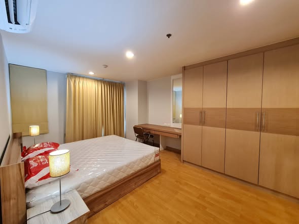 bedroom and room interior of Serene Place Sukhumvit 24
